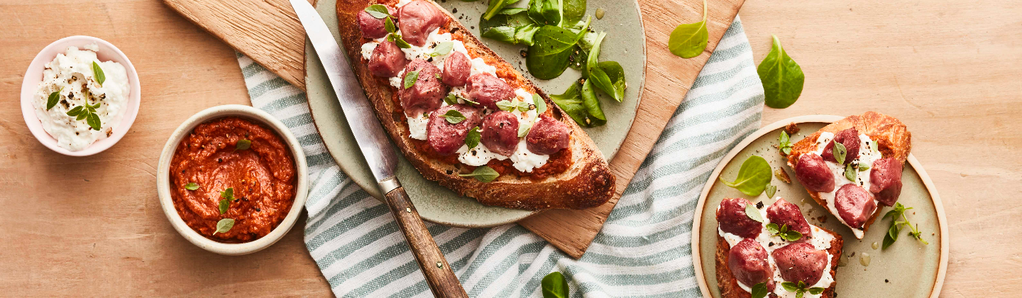 Tartines de gésiers de volaille confits au pesto et chèvre frais