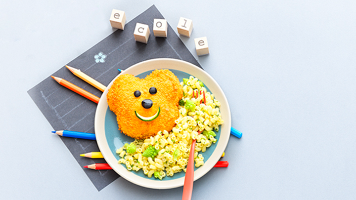 Visuel recette d'un cordon bleu en forme d'ourson accompagné de coquillettes au beurre d'herbes