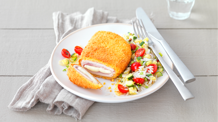 Visuel recette d'un cordon bleu accompagné d'une poêlée de riz aux petits légumes