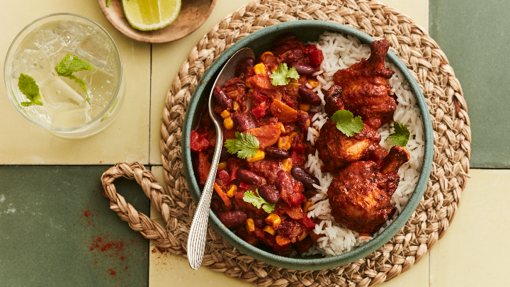 Visuel recette d'un chili con carne aux grignottes de poulet mexicain, accompagné de riz